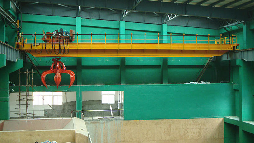 overhead crane with grab