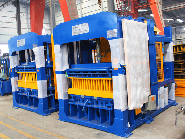 QT12-15 automatic cement block making machine