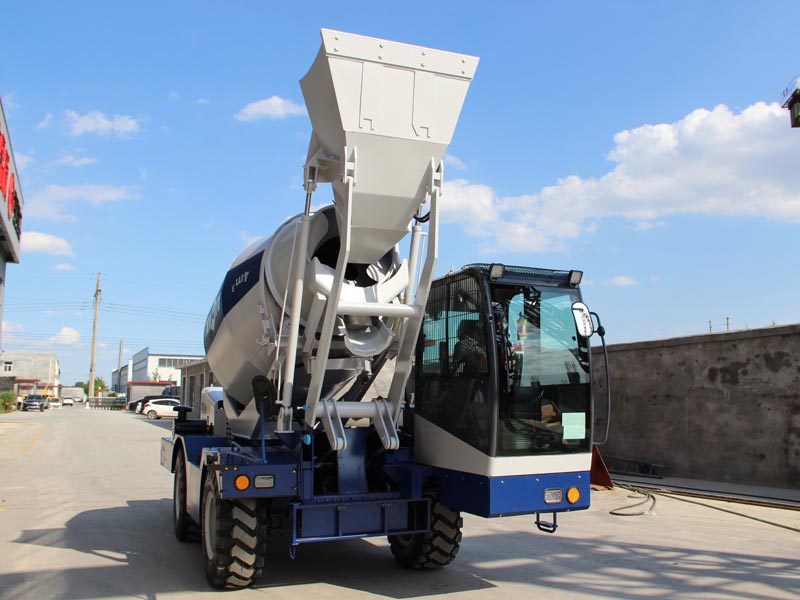 self loading cement mixer