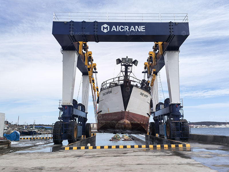 travel lift for boat